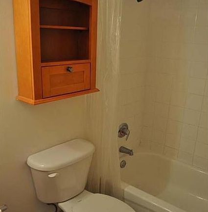 3rd image of 3171 Auburn Blvd APT 201