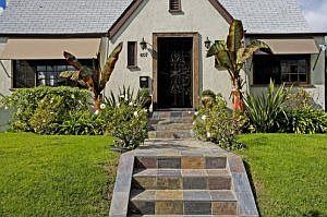 2nd image of 607 N Citrus Ave