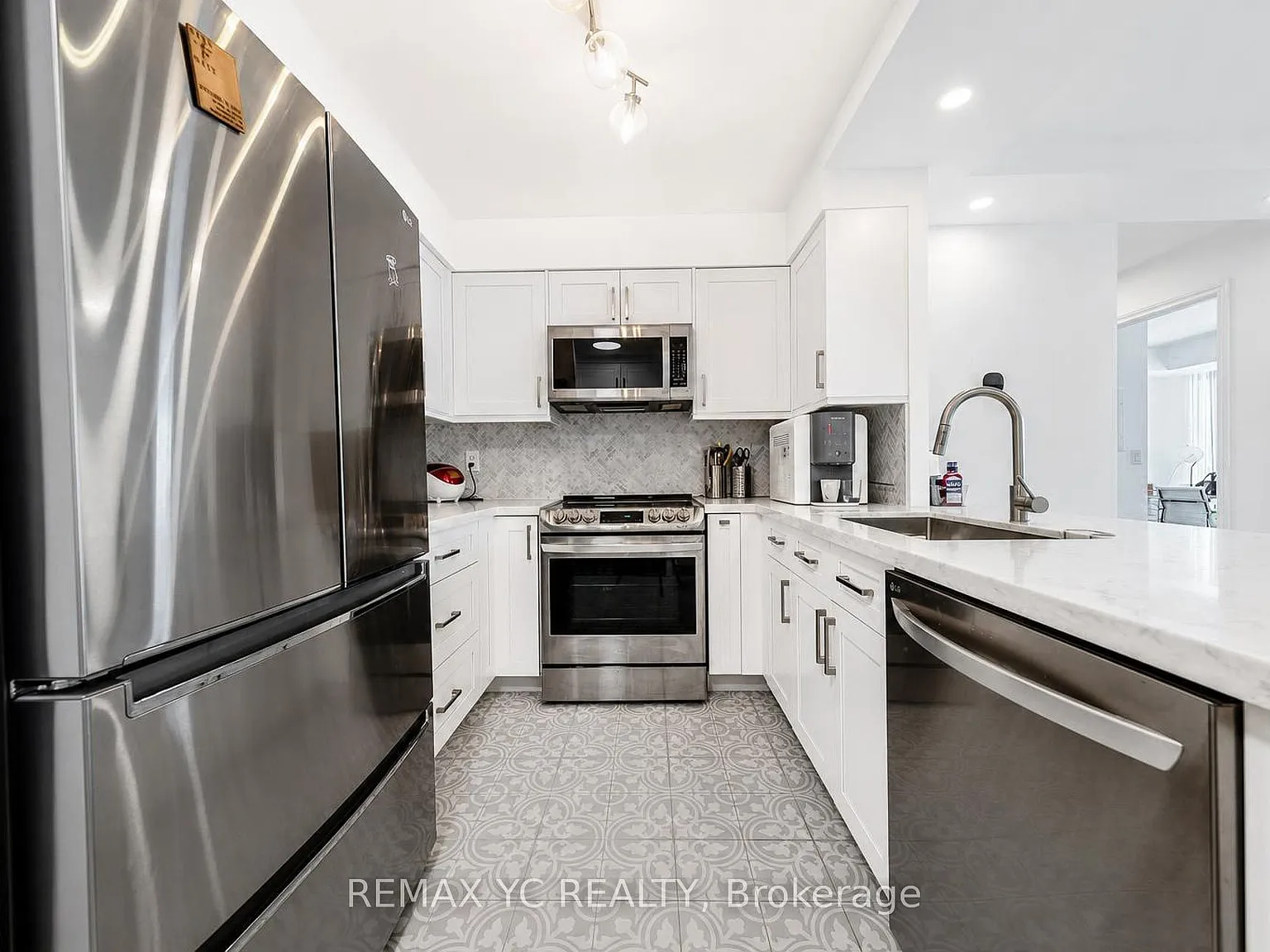 2 bed, $2,850 — Photo 4
