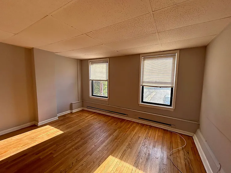 For Rent: Urban Luxury at 914 N. Charles St Your City Lifestyle Awaits! — Photo 16