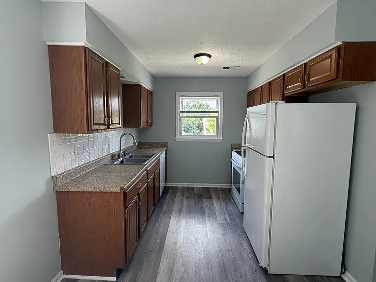 3230 Aqueduct Dr #1B — Photo 2
