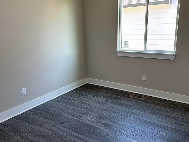 5213 N Toben Ct #5213 — Photo 2