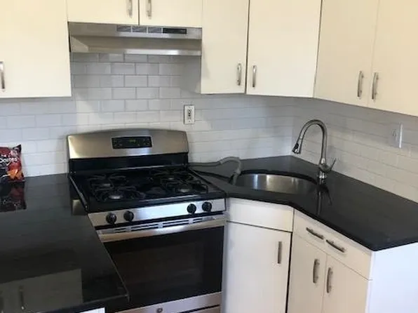 119 Clendenny Avenue image 4 of 9