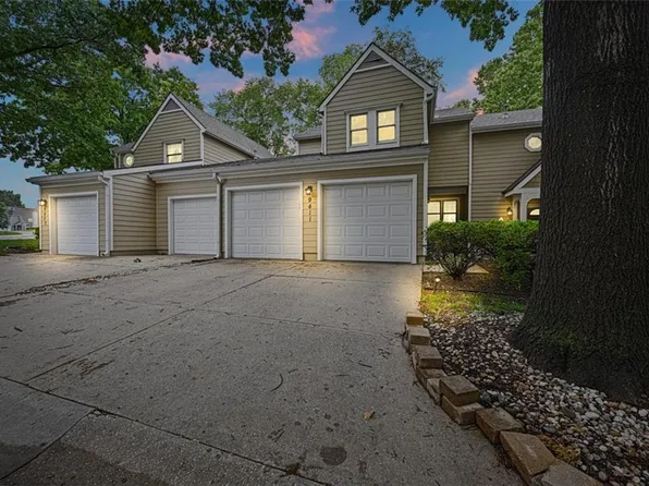 9411 W 119th Ter, Overland Park, KS 66213