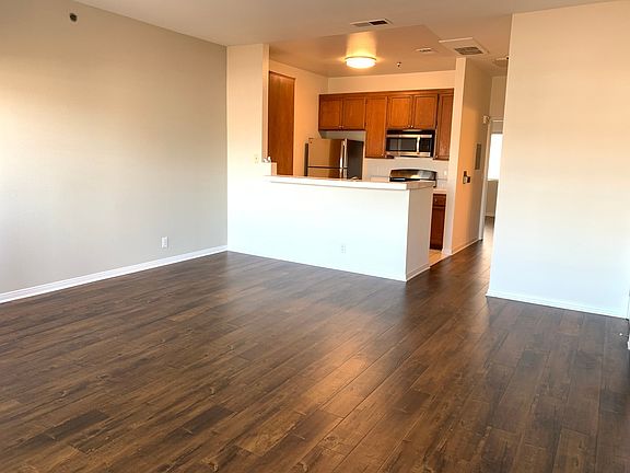 4th image of 11806 Venice Blvd #207