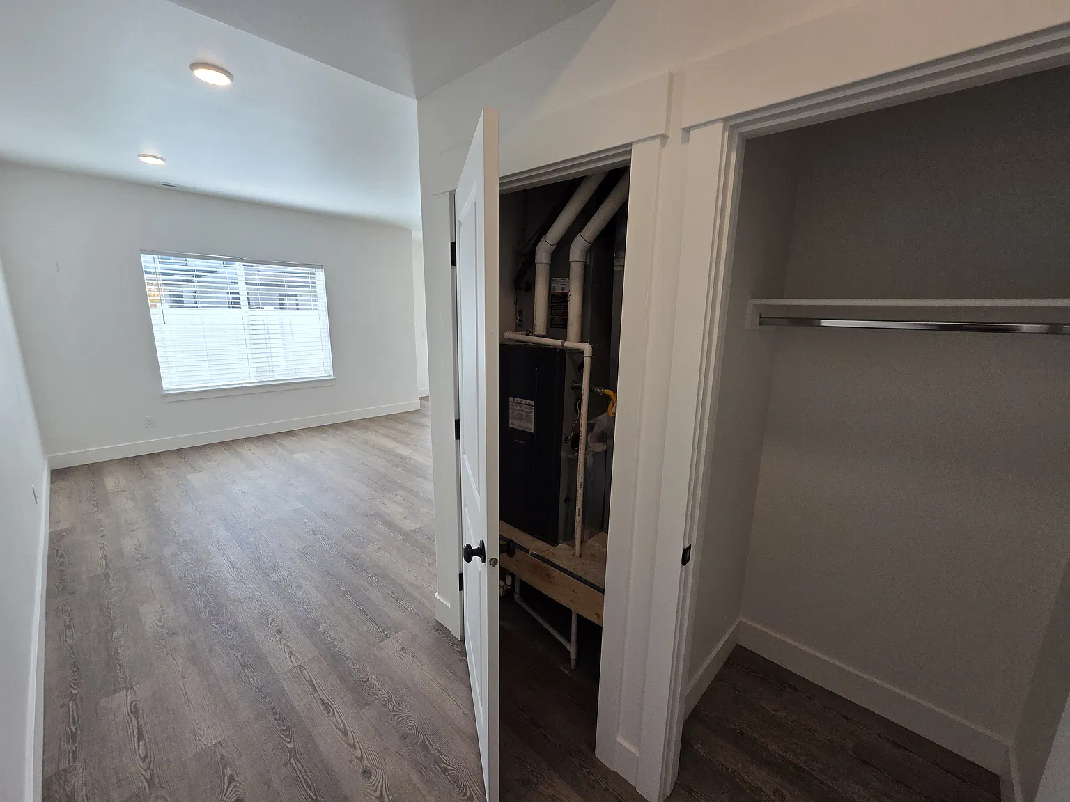 3 bed, 2.5 bath, 1619 sqft, $1,695 — Photo 3