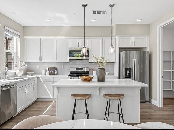 2nd image of 846 Cotati Ter Unit 7