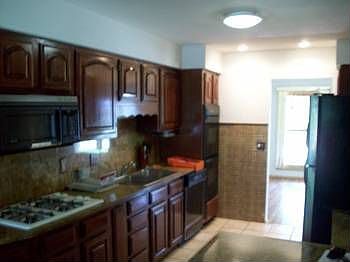 3rd image of 140 Birchlawn Dr