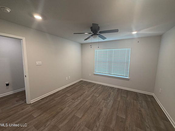 5th image of 29 Crown Dr
