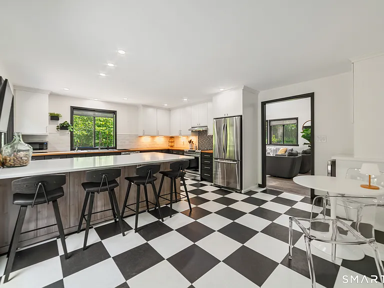 3 Burnett Rd — Photo 9