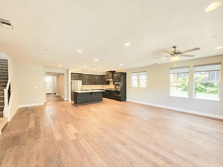 1655 Claremont Dr — Photo 24