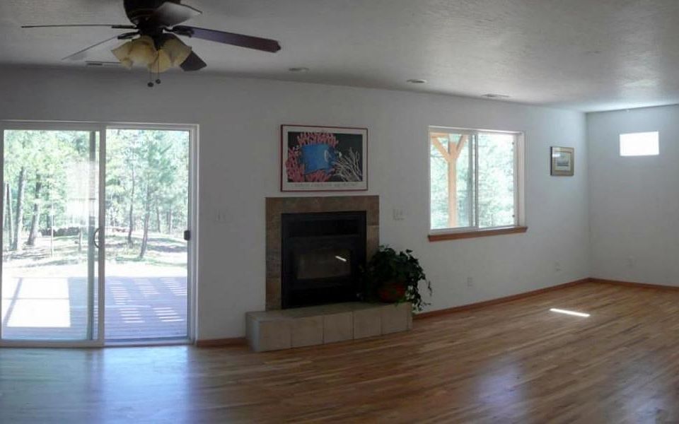2nd image of 698 Paradise Ln