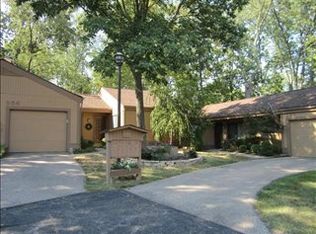 556 Maple Ln, Mason, OH 45040