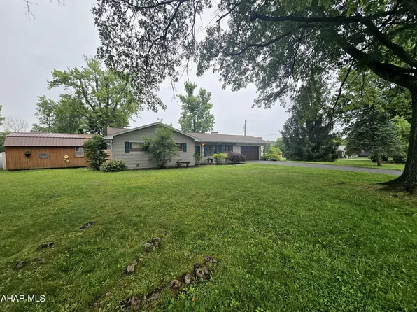 907 Jones St, Hollidaysburg, PA 16648