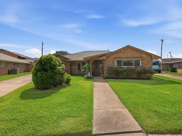 8535 Dover St, Houston, TX 77061