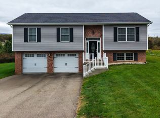 168 Brownfield Ln, Uniontown, PA 15401