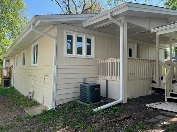 38725 N Hilltop Ave, Antioch, IL 60002