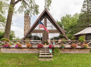 142 Park Dr, Pt Barrington, IL 60010