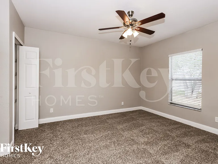 1553 S Cranberry Blvd — Photo 9