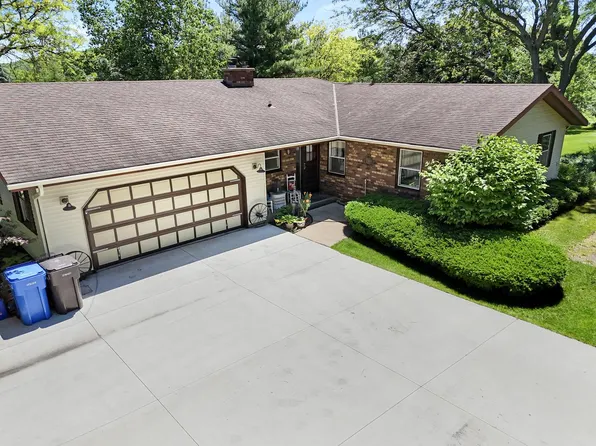 6547 Forest Park DRIVE, De Forest, WI 53532