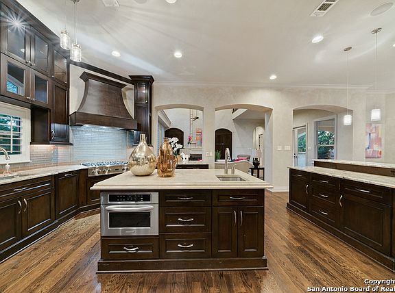 5th image of 7 Aspen Creek Dr