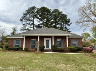 117 Ridgecrest Dr, Ridgeland, MS 39157