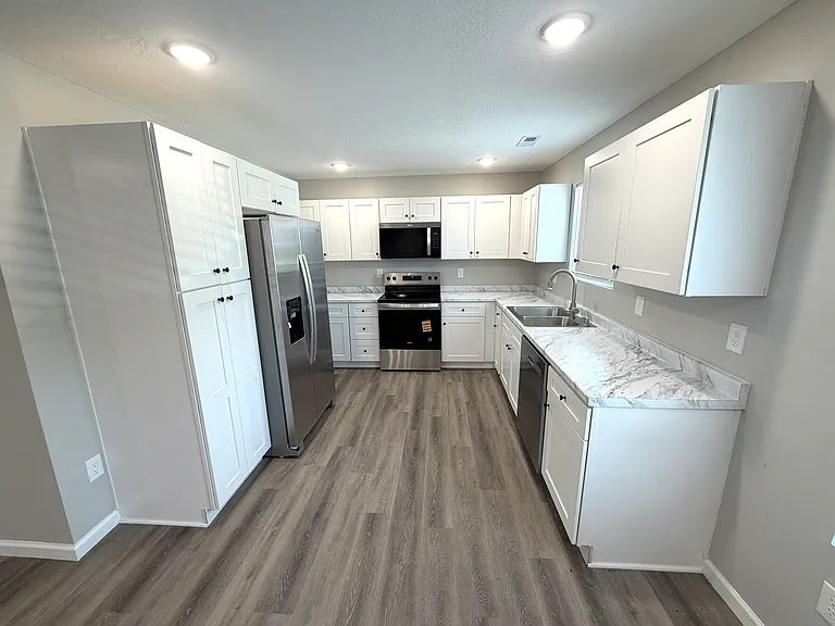 111 Losey St — Photo 3