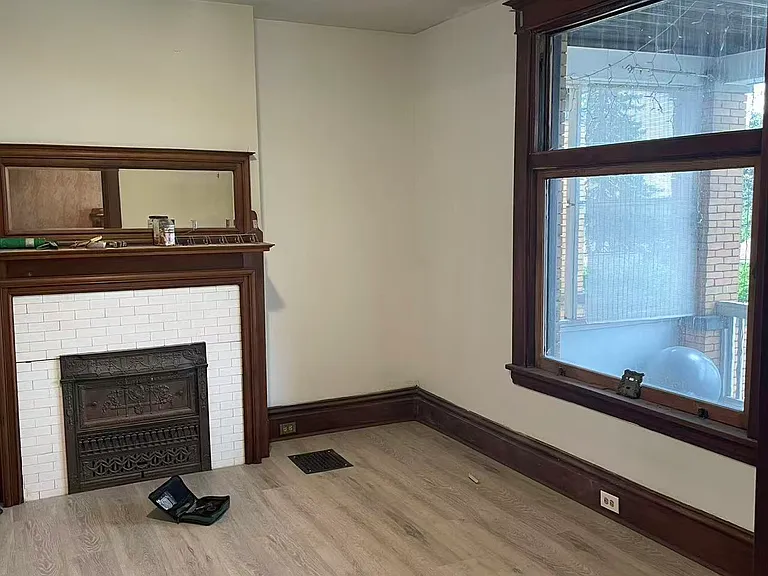31 Claus Ave — Photo 4