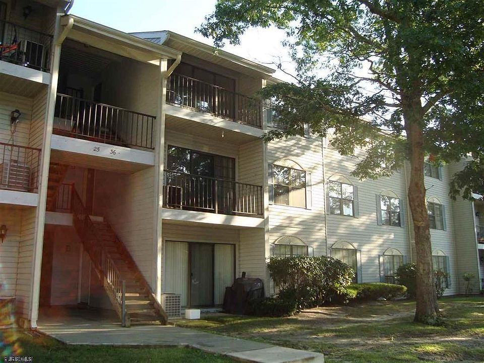 1st image of 27 Federal Ct #224
