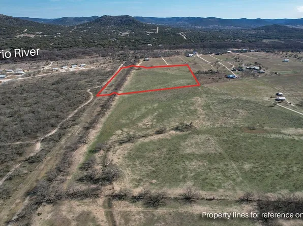 319 River Tree Rd N, Leakey, TX 78873