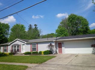 318 N Sherwood Ave, Plainwell, MI 49080