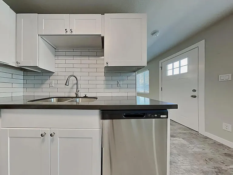1302 E Vista Ave #2 — Photo 9