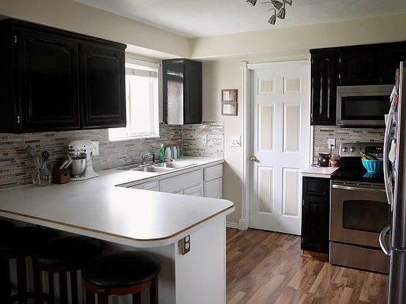Kitchen snack bar