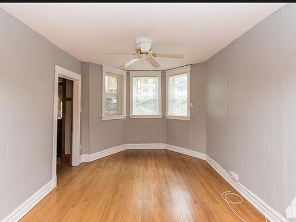 2nd image of 3704 N Greenview Ave #G