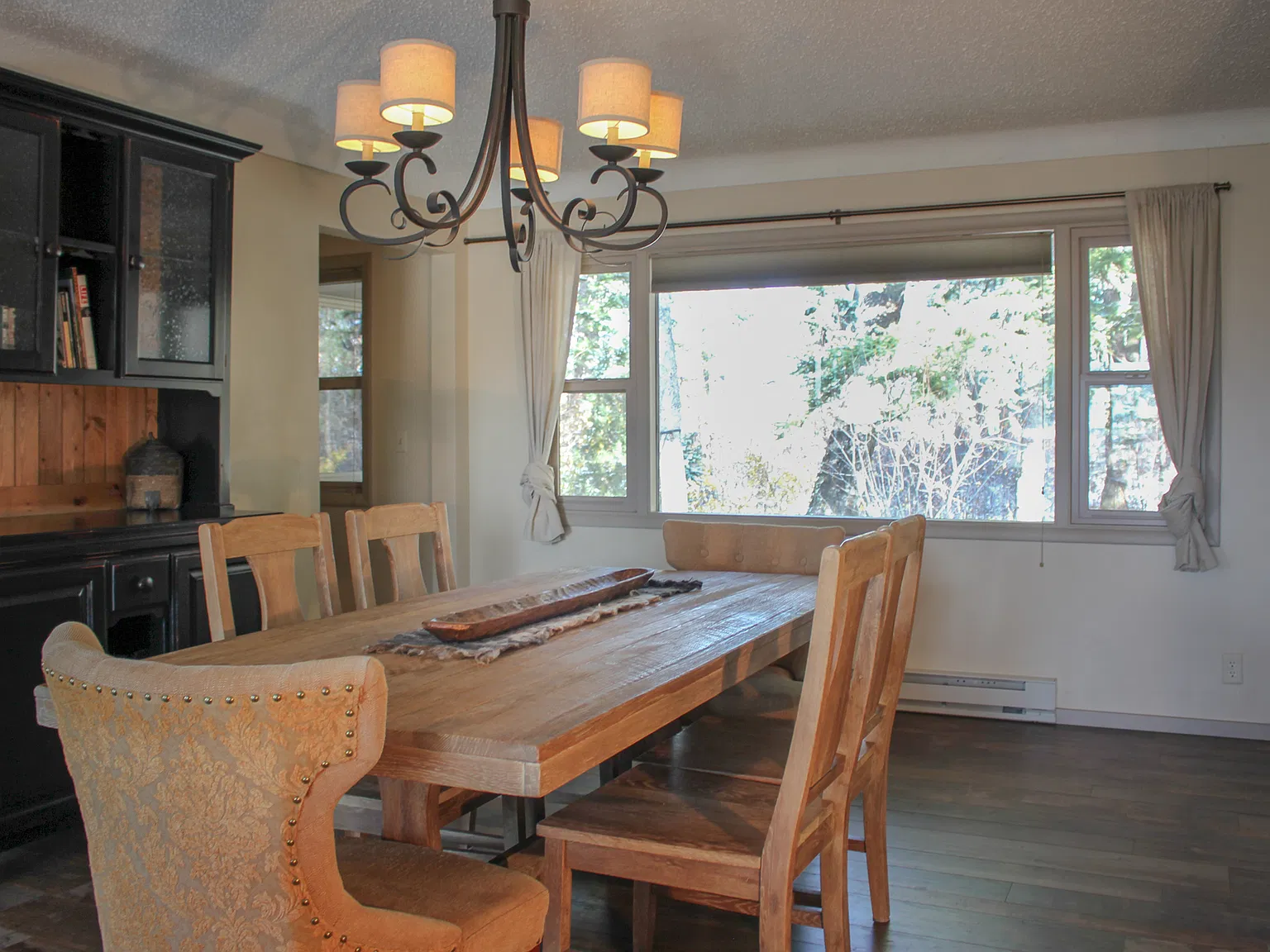 3 bed, 1936 sqft, $2,300 — Photo 2