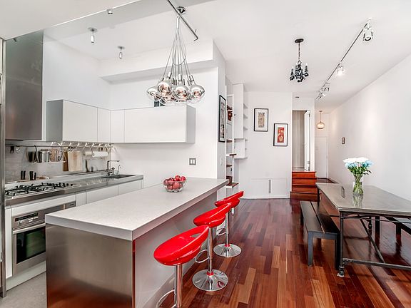 4th image of 14 Prince St APT 6C