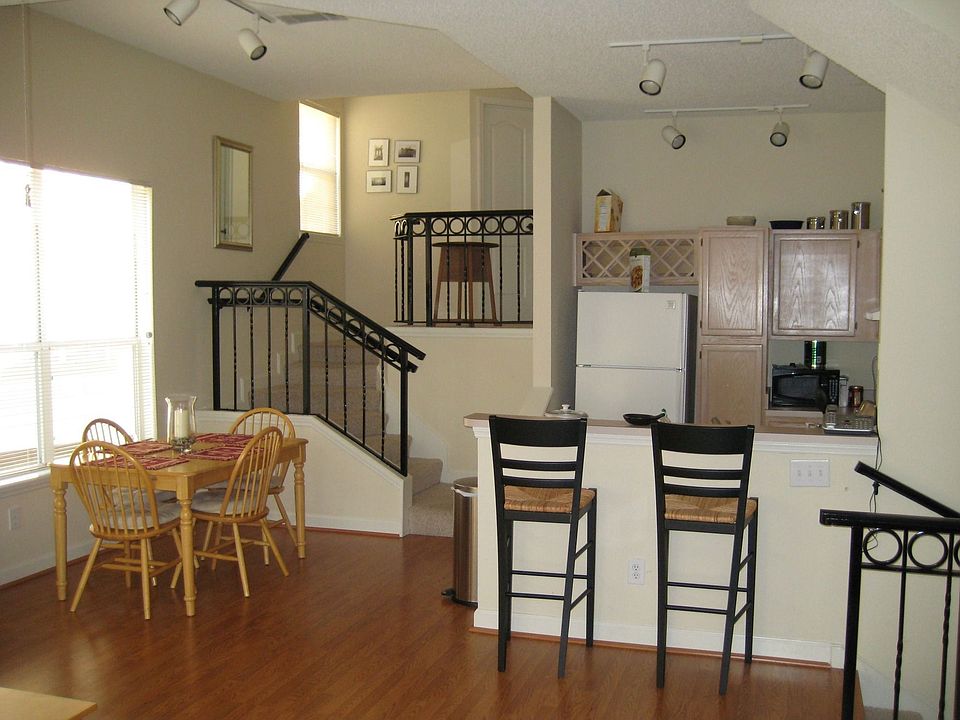 1st image of 711 Mainsail Dr