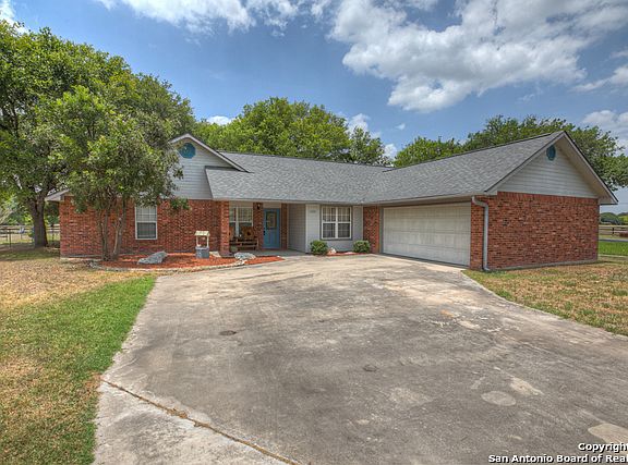 2nd image of 1220 Lone Star Dr