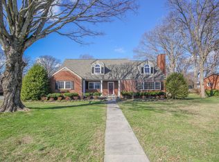 1025 Sterling Ave, Maryville, TN 37803