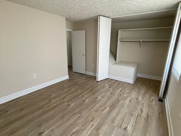 2621 Hallam Ct — Photo 6