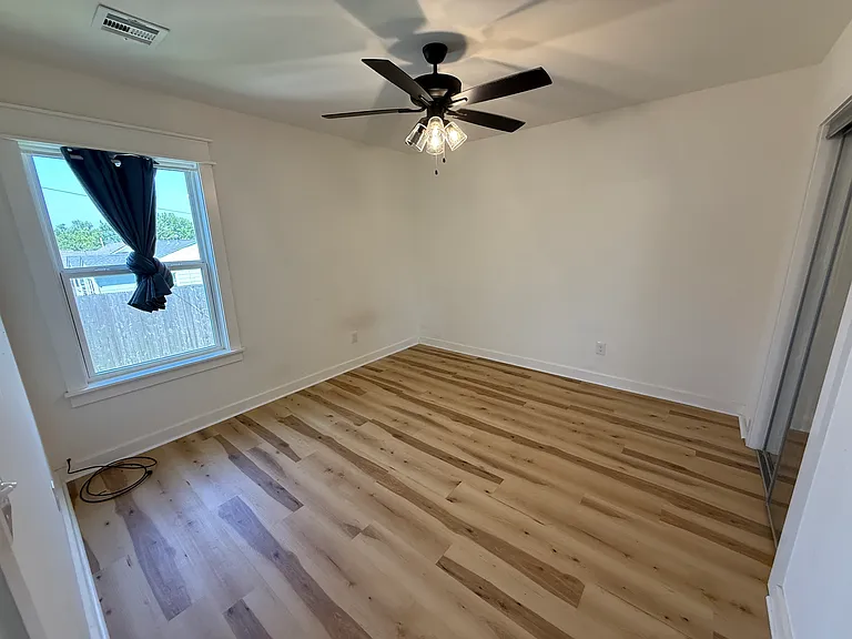 520 N Xenophon Ave — Photo 10