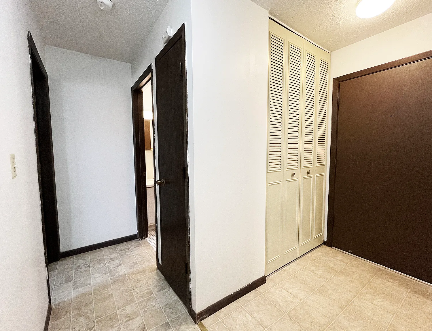 Hilltop Lane Apartments — Photo 3