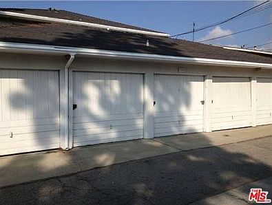 5th image of 310 N Hillcrest Blvd