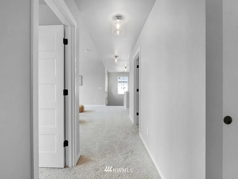 6146 41st St NE — Photo 5