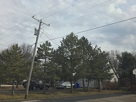 2nd image of 4044 E Bluelick Rd