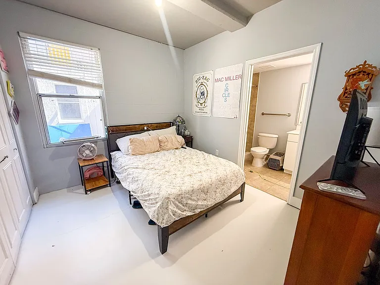 2515 SW 35th Pl #117 — Photo 16