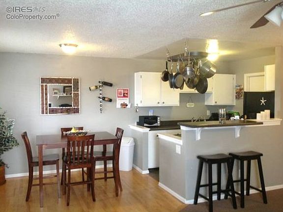 Sunny, Updated Kitchen!