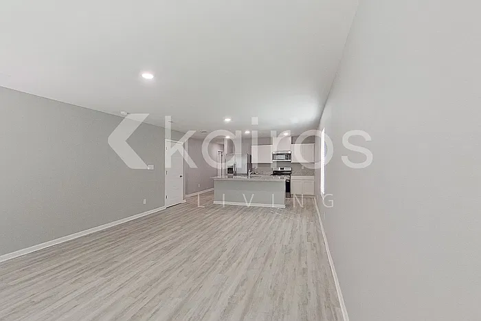 3 bed, 2.0 bath, 1276 sqft, $1,795 — Photo 3