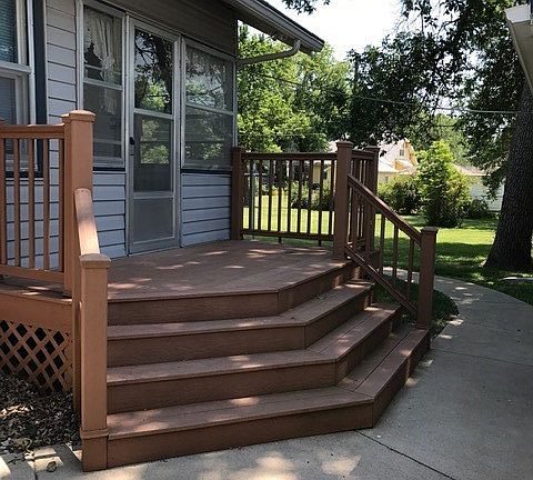 3rd image of 320 NE 10th St