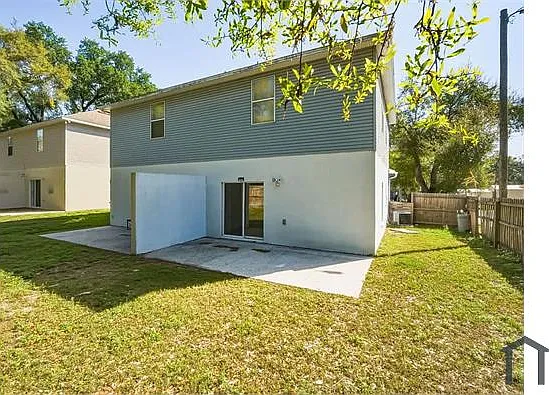 3 bed, 1384 sqft, $2,095 — Photo 4